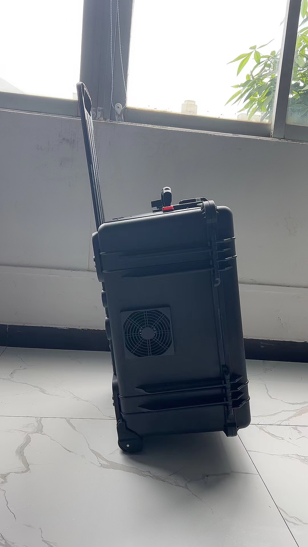 喜德手拉箱型移动通信干扰器